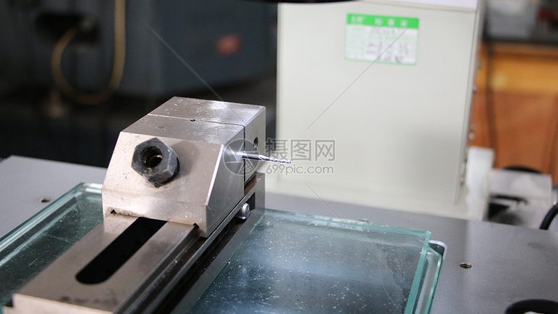 江苏龙门加工中心与立式加工中心：两种机床，两种制造逻辑